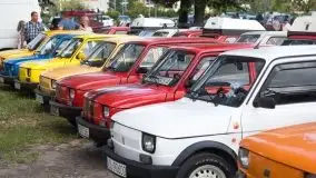 Zdjęcia:  Zlot "maluchów" w Giżycku. Nie ma klimy, ale jest klimat - zdjęcie 26