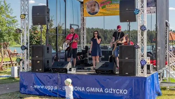 Zdjęcia: Udany Festyn w Bogaczewie i duża pomoc dla Szymona - zdjęcie 4