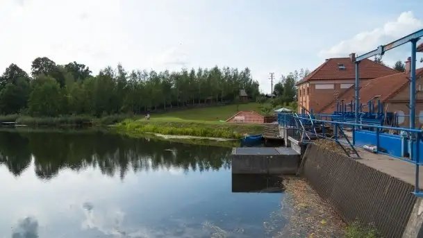 Zdjęcia: Gościnne progi starej elektrowni nad rzeką Węgorapą - zdjęcie 6