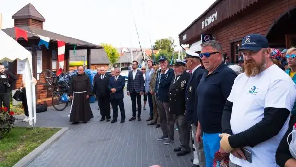 Zdjęcia: Popłynęli na cześć Wolnych Polskich Żeglarzy - zdjęcie 6