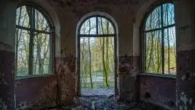 Niszczejąca perełka włoskiej architektury w Silginach - zdjęcie 42