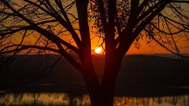 Wschód słońca, jezioro Buwełno