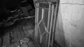 Cień historii sprzed kilkudziesięciu lat w jednym z pałacyków - zdjęcie 17