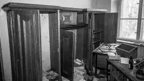 Cień historii sprzed kilkudziesięciu lat w jednym z pałacyków - zdjęcie 6