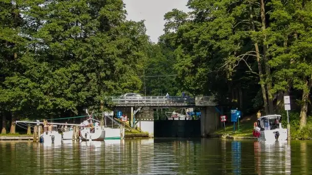 Zdjęcia: Poradnik - motorowodne Mazury - jezioro Bełdany - zdjęcie 7