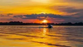 Zachód słońca, widok z wody na jezioro Święcajty - zdjęcie 20