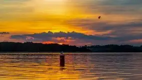 Zachód słońca, widok z wody na jezioro Święcajty - zdjęcie 28