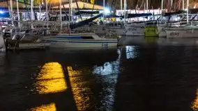 Port AZS Wilkasy skąpany w ciemnościach nocy - zdjęcie 36