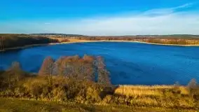Jesienne jezioro Tuchlin z lotu mewy - zdjęcie 21