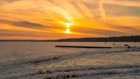 Zachód słońca w Giżycku nad jeziorem Niegocin 02.2021 - zdjęcie 13