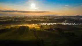 Wschód słońca z drona nad jeziorem Wojnowo - zdjęcie 22