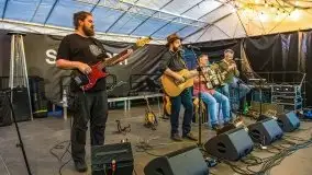 Zespół Formacja na deskach portu w Sztynorcie, czerwiec 2021 r. - zdjęcie 1