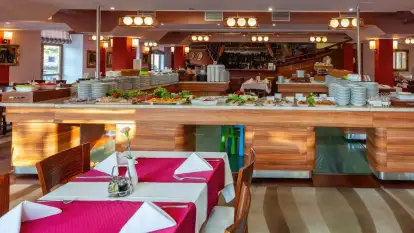Restauracja Żeglarska w Hotelu Robert's Port**** - zdjęcie 10