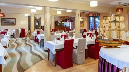 Restauracja Żeglarska w Hotelu Robert`s Port**** - zdjęcie 1