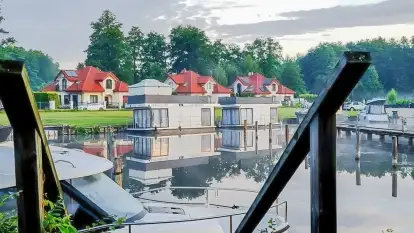 Goltgo Houseboat apartamenty na wodzie - zdjęcie 1