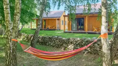 Kamienny Ogród Holiday Park komfortowe domki z 2 sypialniami w parku nad jeziorem Tałty na Mazurach, Stare Sady, Mikołajki - zdjęcie 34