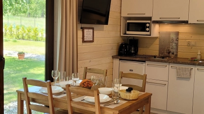 Kamienny Ogród Holiday Park komfortowe domki z 2 sypialniami w parku nad jeziorem Tałty na Mazurach, Stare Sady, Mikołajki - zdjęcie 10