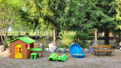 Kamienny Ogród Holiday Park komfortowe domki z 2 sypialniami w parku nad jeziorem Tałty na Mazurach, Stare Sady, Mikołajki - zdjęcie 25