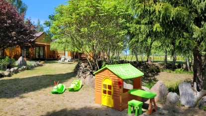 Kamienny Ogród Holiday Park komfortowe domki z 2 sypialniami w parku nad jeziorem Tałty na Mazurach, Stare Sady, Mikołajki - zdjęcie 4