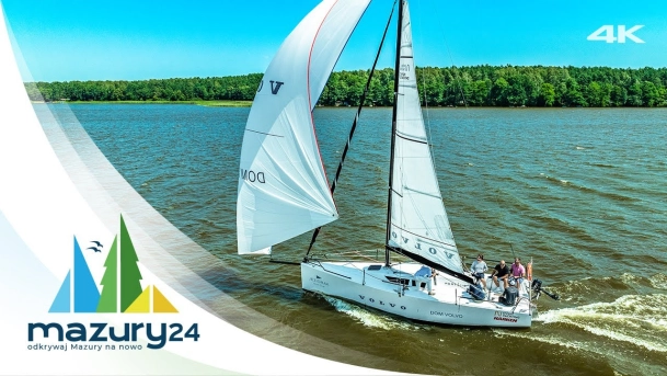 Szkoły Żeglarstwa, Jeziorak Yacht Club