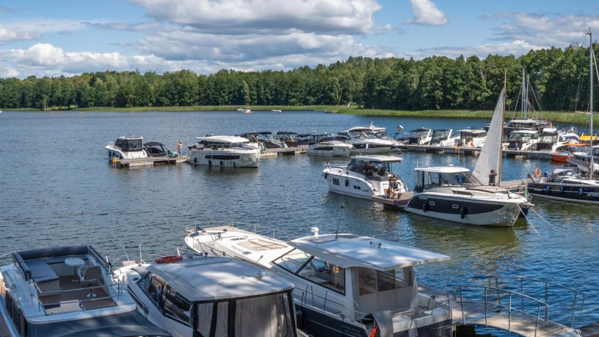 Rodzinna majówka na Mazurach – atrakcje i animacje dla dzieci
