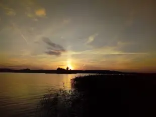 Działka z linią brzegową dużego jeziora na Mazurach - zdjęcie 23