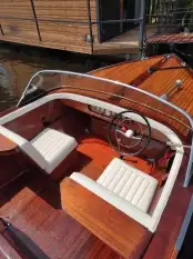 Drewniana motorówka z silnikiem V8 z 1961r odnowiona - zdjęcie 3