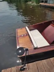 Drewniana motorówka z silnikiem V8 z 1961r odnowiona - zdjęcie 1