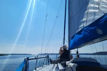 Rejsy jachtem żaglowym w Mikołajkach - zdjęcie 2