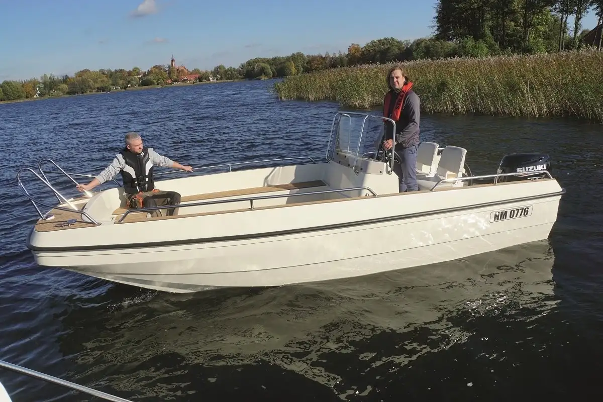 NOWOŚĆ jacht motorowy. Łódka sportowa, motorówka Porto 555