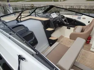 Sprzedam łódź motorową Quicksilver 755 Cruiser Active nowa 2022 r. silnik Mercury 200 PRO XS Dostępna od ręki - zdjęcie 4