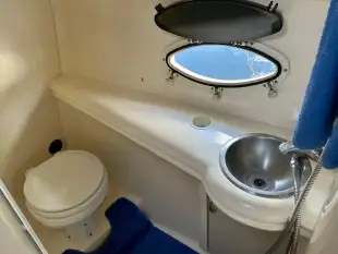 Łódz motorowa kabinowa Larson 270 Cabrio - zdjęcie 7