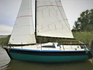 łódź żaglowa Sportina 682 ze spinakerem - zdjęcie 2