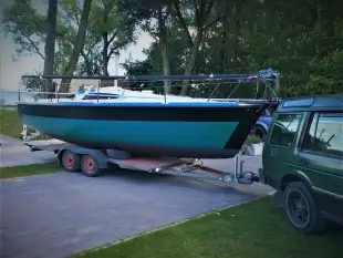 łódź żaglowa Sportina 682 ze spinakerem - zdjęcie 4