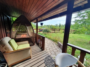 Urokliwa działka na Mazurach z domkiem letniskowym - zdjęcie 4