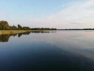 Działka z linią brzegową dużego jeziora na Mazurach - zdjęcie 3