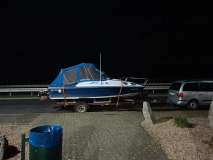 Lodz kabinowa Apollo Dynasty cuddy z przyczepa,silnik Mercruiser mozliwa zamiana - zdjęcie 4