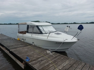 Lodz motorowa kabinowa Merry fisher 645 - zdjęcie 1