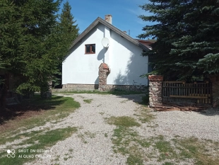 PIĘKNE SIEDLISKO Z DUŻYM STAWEM , NAD JEZIOREM - zdjęcie 5