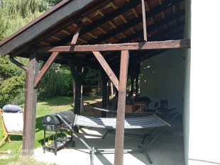 PIĘKNE SIEDLISKO Z DUŻYM STAWEM , NAD JEZIOREM - zdjęcie 1