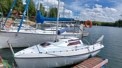 JACHT SPARK 5,5m +silnik+aku+przyczepa - zdjęcie 2