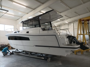 NEON 910 - jacht motorowy produkcji Mazuria - zdjęcie 10