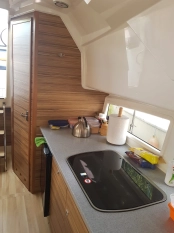 NEON 910 - jacht motorowy produkcji Mazuria - zdjęcie 8