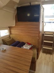 NEON 910 - jacht motorowy produkcji Mazuria - zdjęcie 3