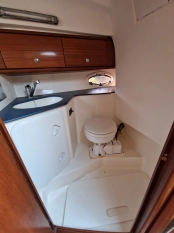 jacht motorowy BAVARIA 29 DC Sport - dwa silniki Volvo Penta 4,3 GXi - zdjęcie 16