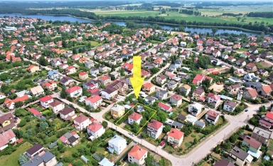 Sprzedam dwukondygnacyjny dom na dużej działce na Mazurach - zdjęcie 1