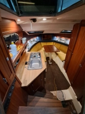 Sprzedam jacht motorowy SUN RUNNER MARINE - zdjęcie 13