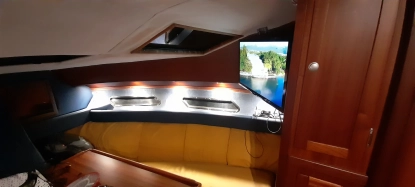 Sprzedam jacht motorowy SUN RUNNER MARINE - zdjęcie 6