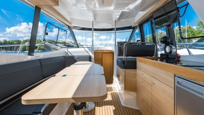 Używany jacht motorowy Platinum 40 Fly 110KM 3-kabinowy - zdjęcie 11