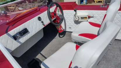 Łódź motorowa - zdjęcie 1